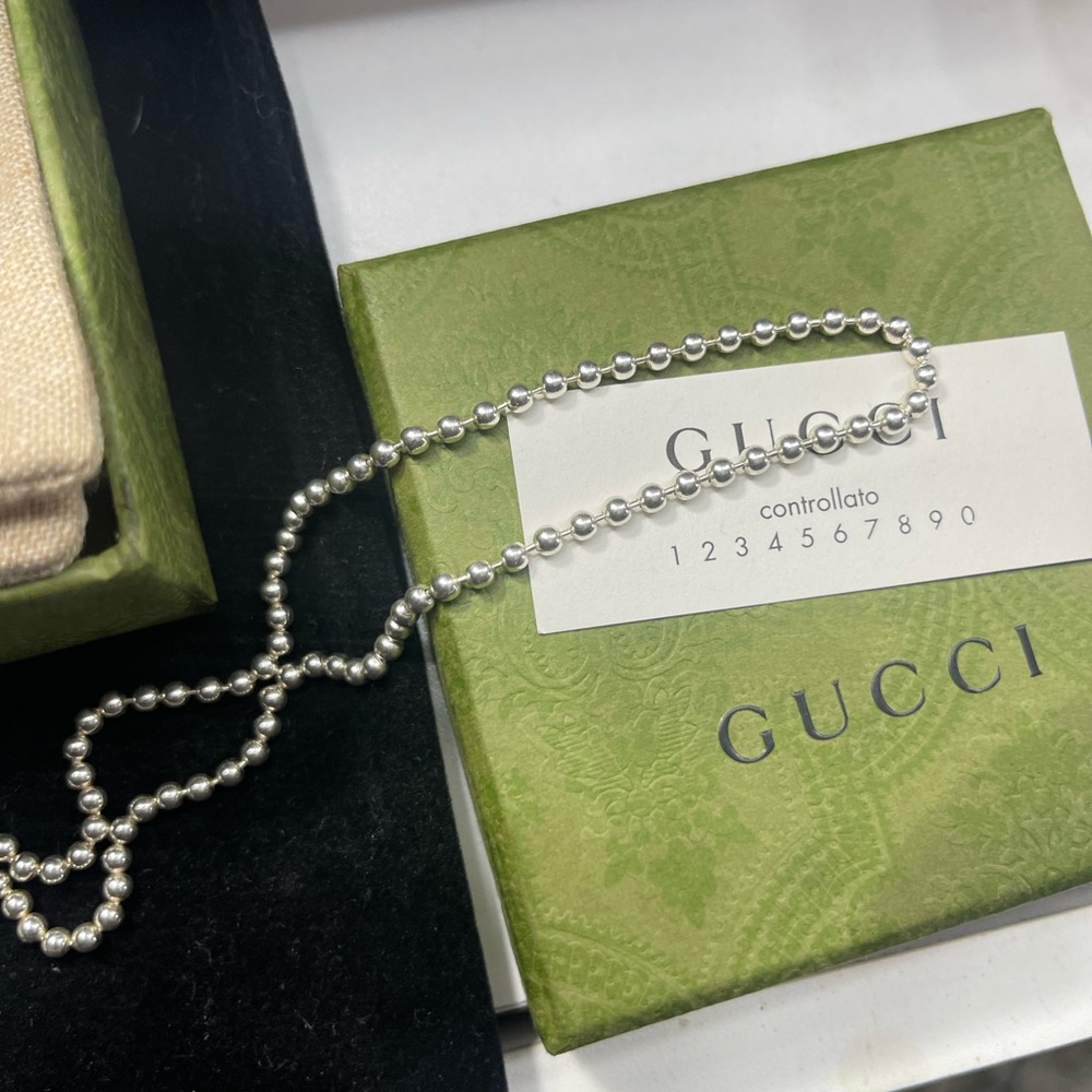 Gucci Silver Pendant Necklace
